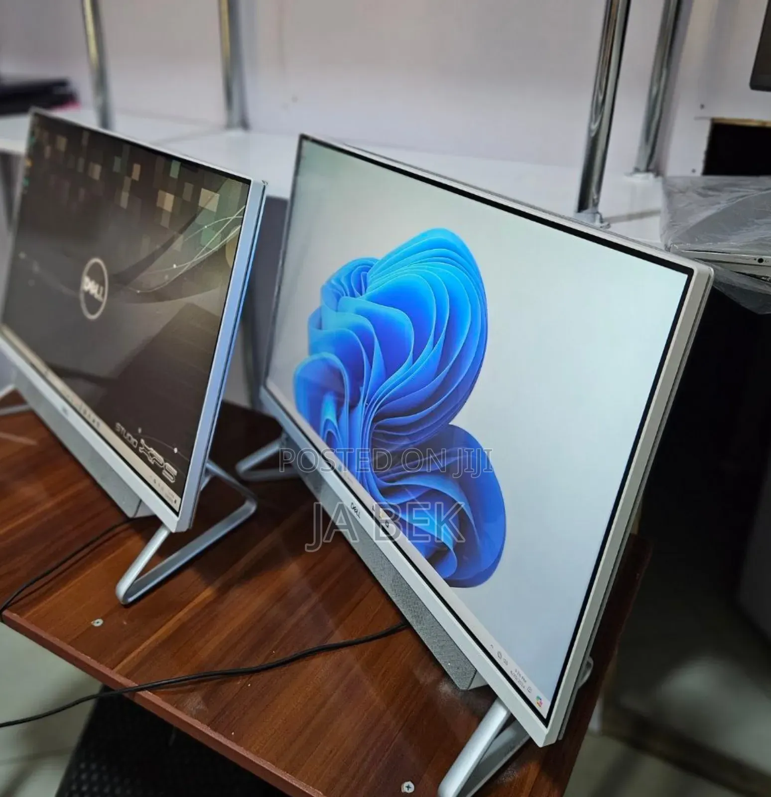 New Dell Inspiron 27 All-in-One 12GB Intel Core i7 SSD 512GB