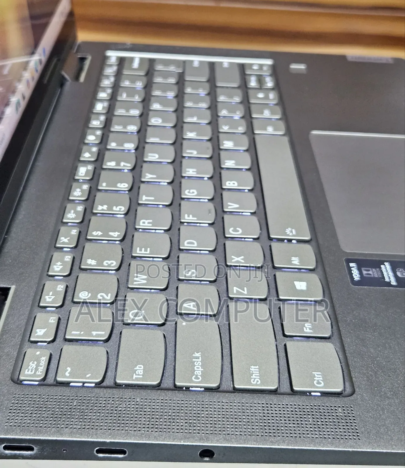 New Laptop Lenovo Yoga 7i 12GB Intel Core I5 SSD 512GB