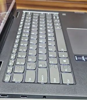 New Laptop Lenovo Yoga 7i 12GB Intel Core I5 SSD 512GB