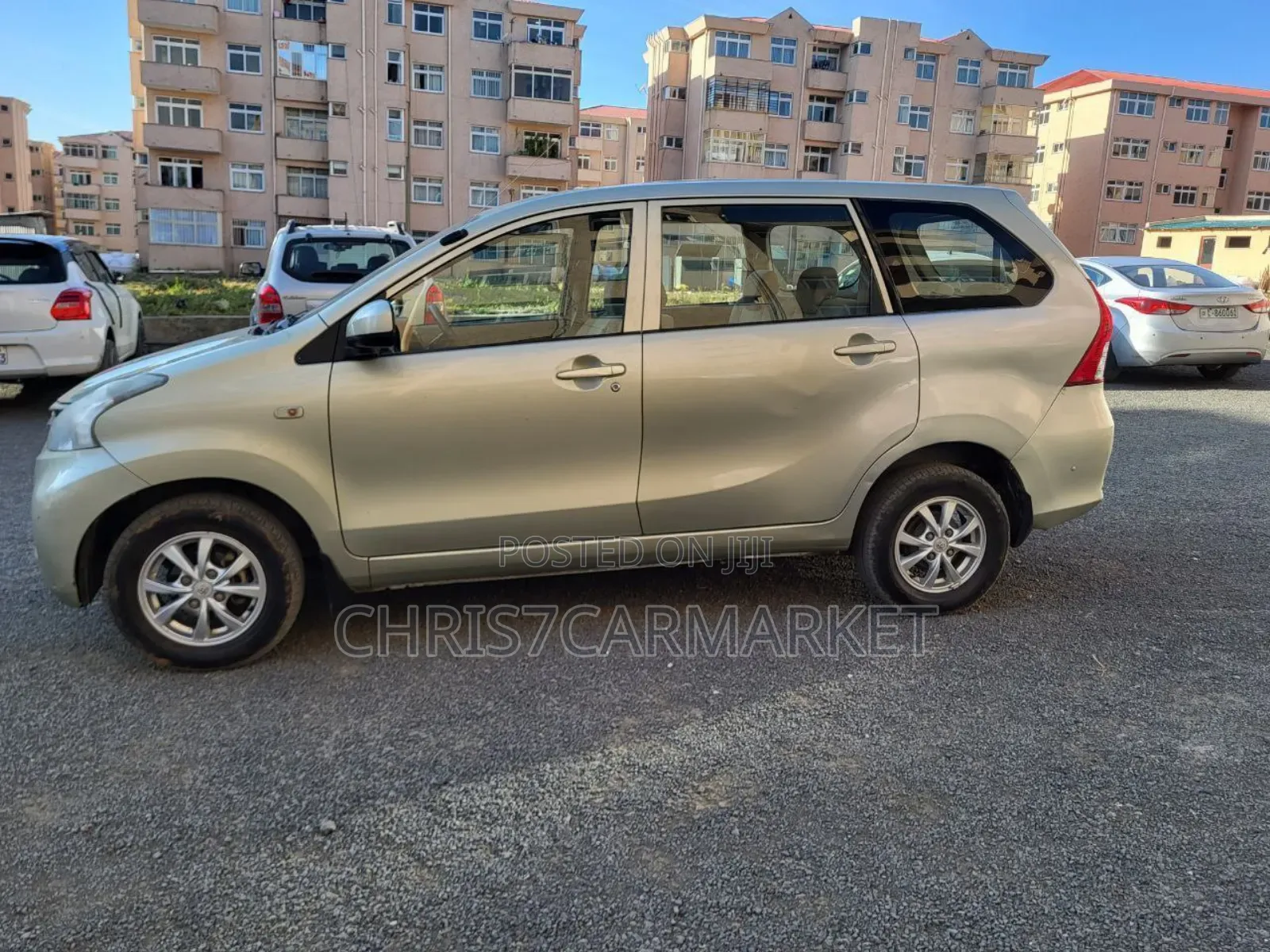 Toyota Avanza 2015 Gold