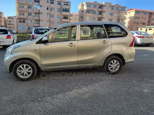 Toyota Avanza 2015 Gold