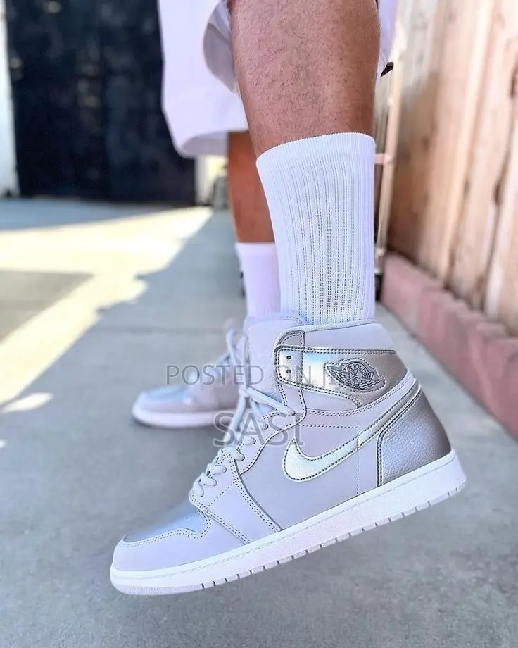 Air Jordan 1 Retro High Co.Jp/ Metallic Silver /Neutral Grey