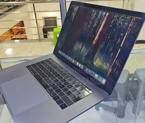 New Laptop Apple MacBook Pro 2019 32GB Intel Core I7 SSD 256GB