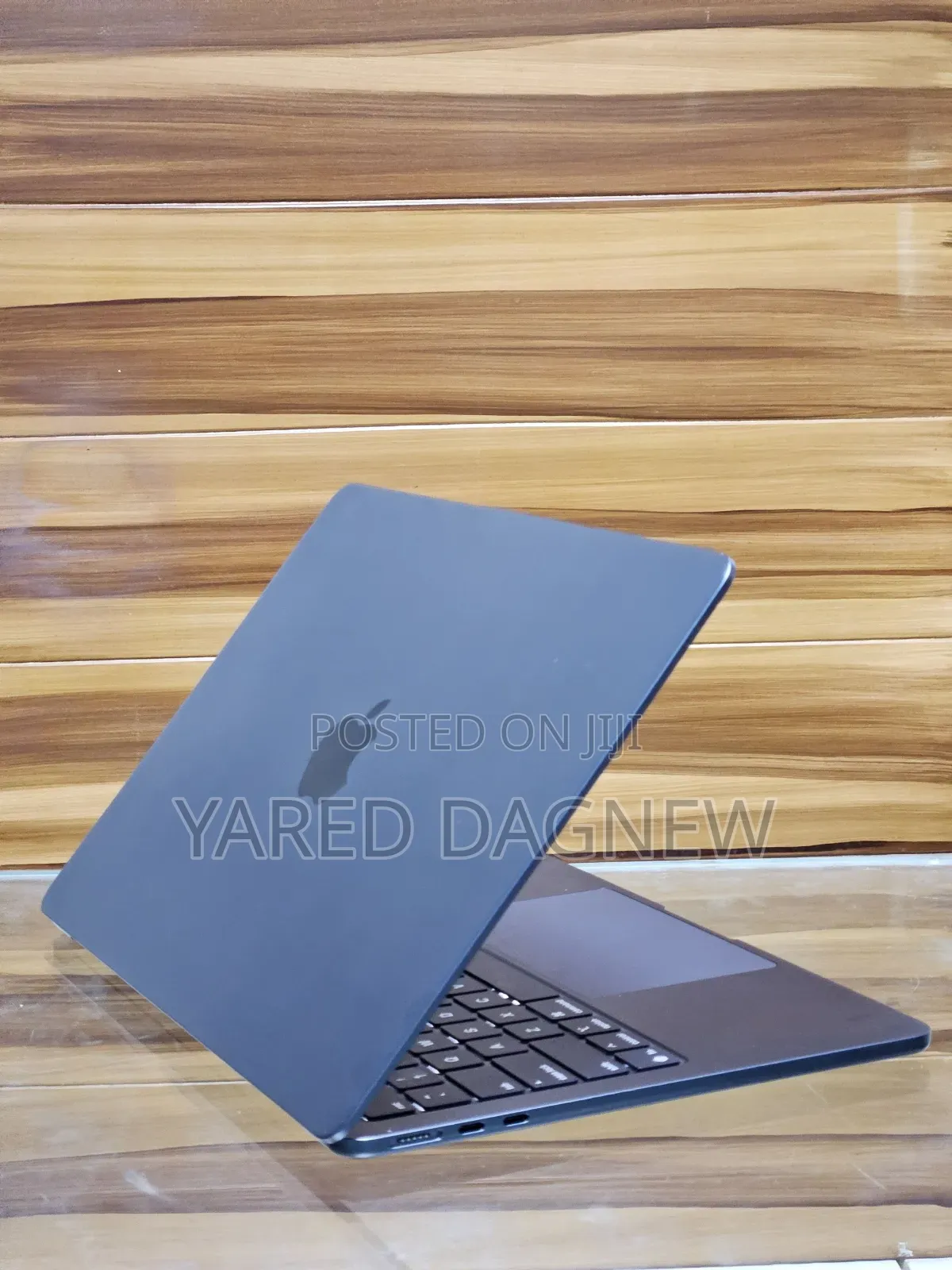 New Laptop Apple MacBook Air 2025 M4 13-Inch 16GB Apple M4 SSD 256GB