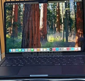 New Laptop Apple MacBook Air 2025 M4 13-Inch 16GB Apple M4 SSD 256GB