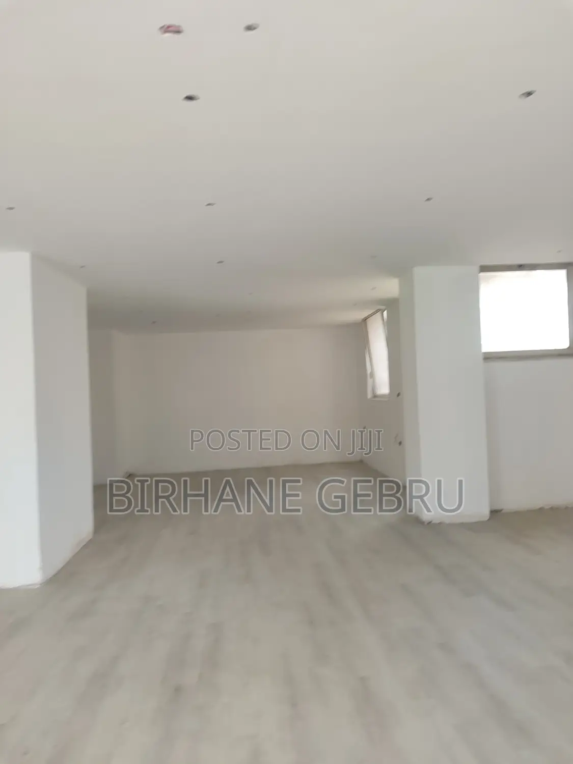 Space Rent for Supermarket Eletronics.Pharmacy.Giftway