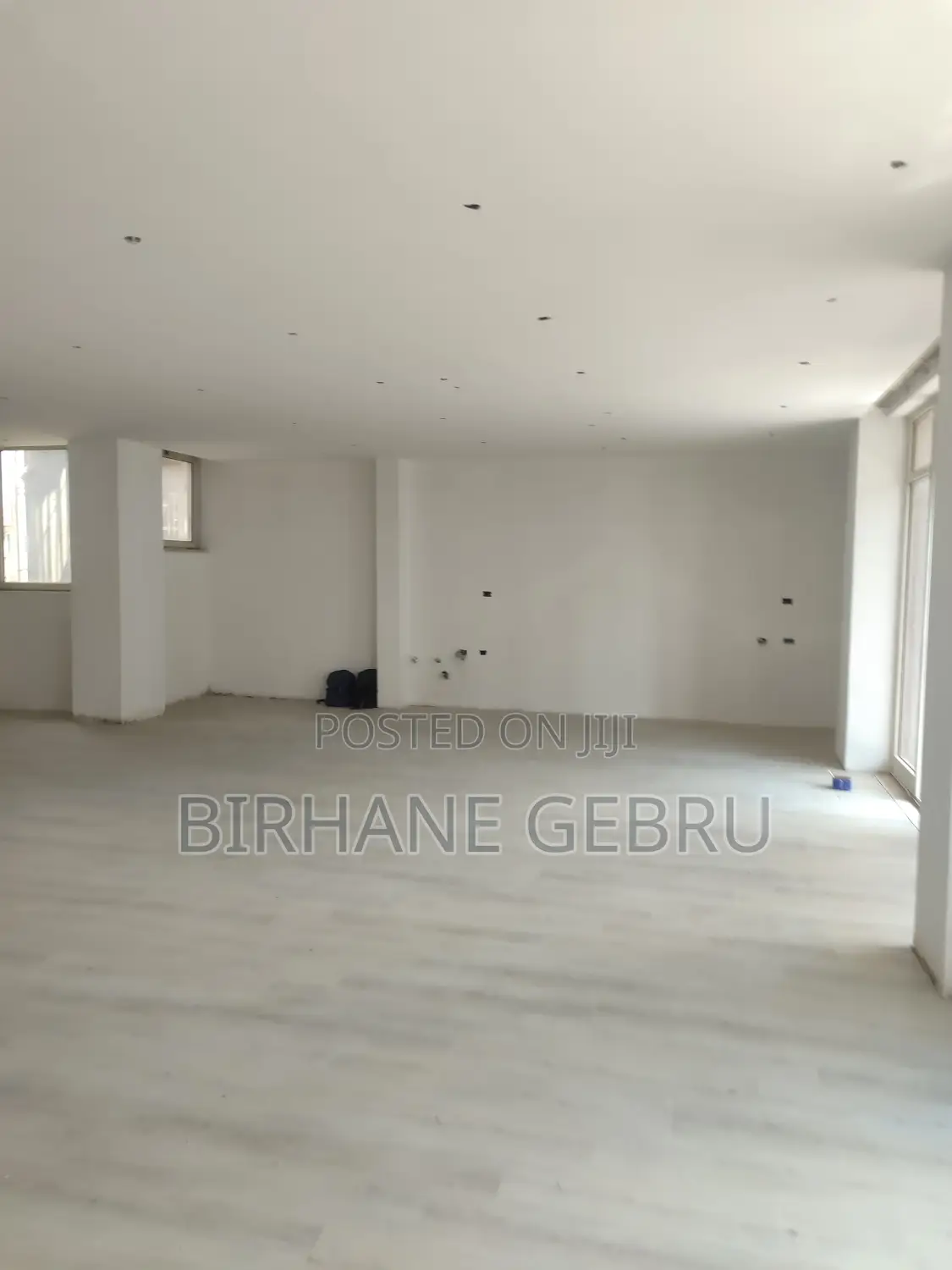 Space Rent for Supermarket Eletronics.Pharmacy.Giftway