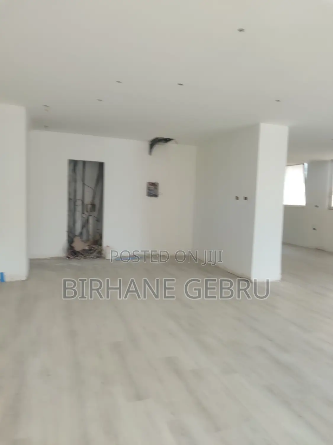 Space Rent for Supermarket Eletronics.Pharmacy.Giftway