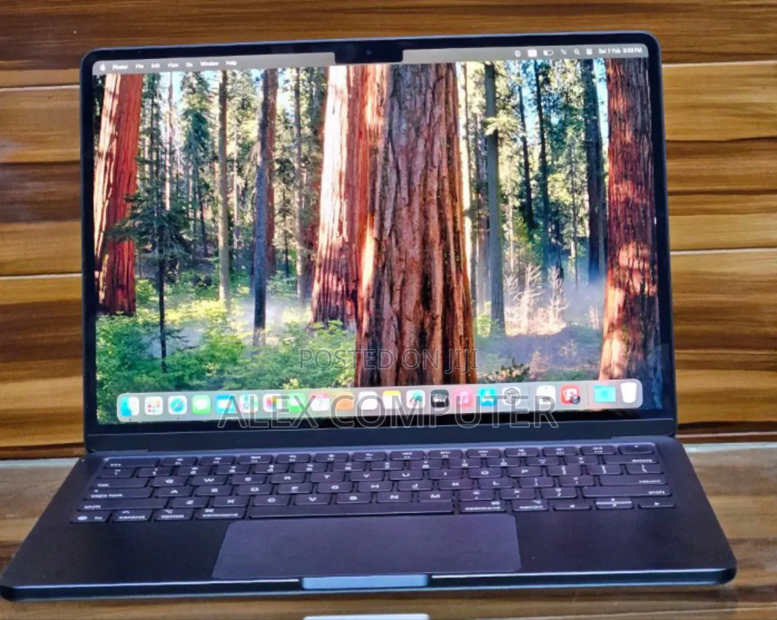 New Laptop Apple MacBook Air 2025 M4 13-Inch 16GB Apple M4 SSD 256GB