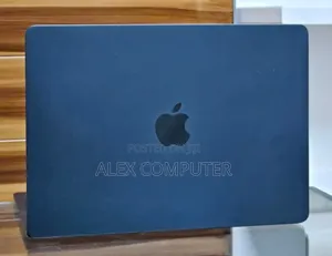 New Laptop Apple MacBook Air 2025 M4 13-Inch 16GB Apple M4 SSD 256GB