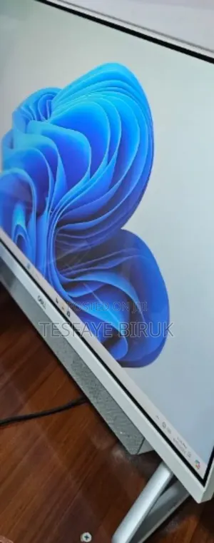 New Dell Inspiron 27 All-in-One 12GB Intel Core I7 SSD 512GB