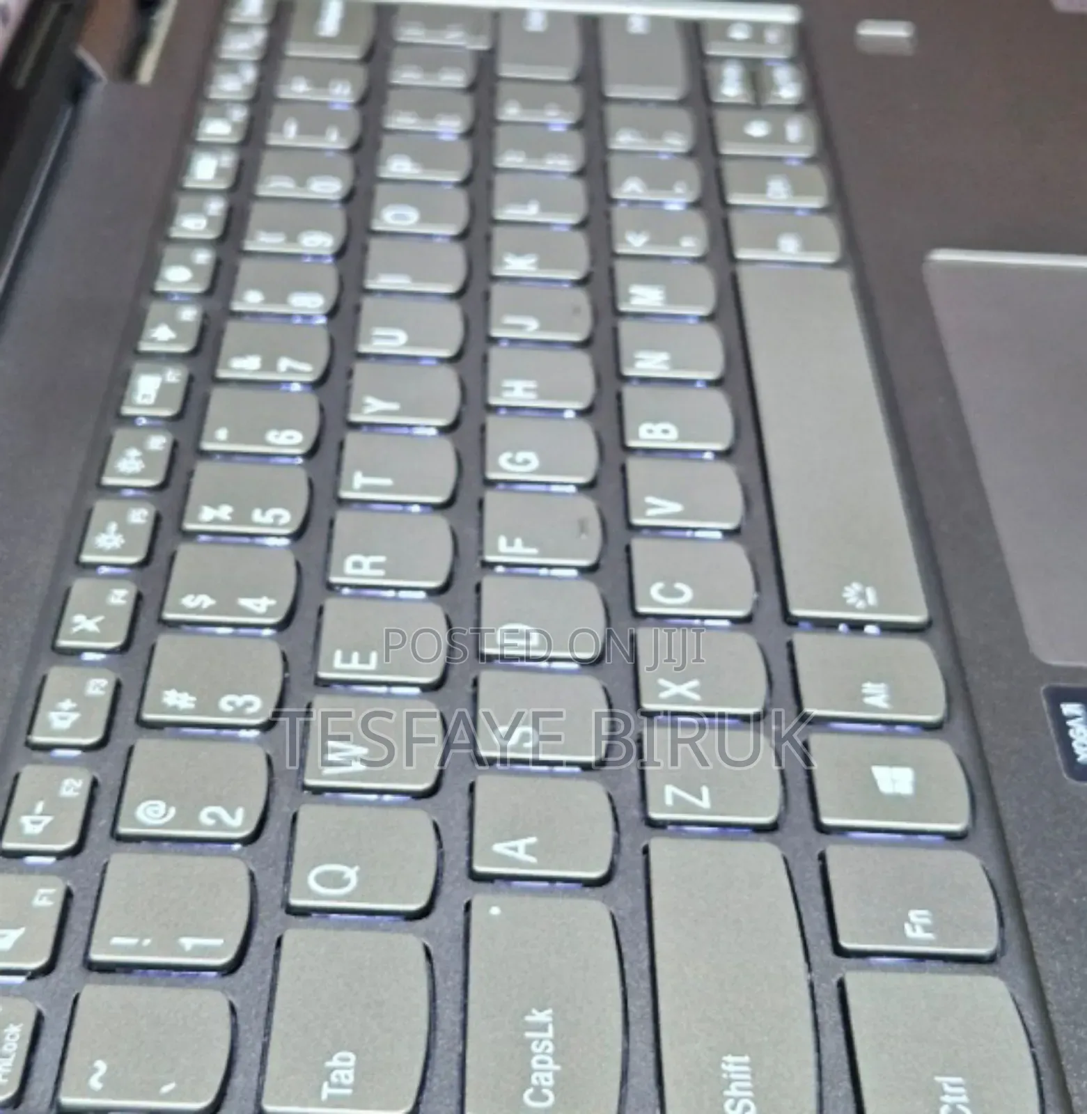 New Laptop Lenovo Yoga 7i 12GB Intel Core I5 SSD 512GB