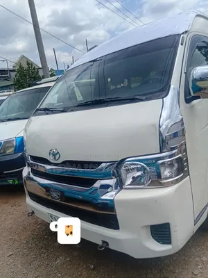 Toyota HiAce 2022 White