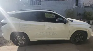 Hyundai Tucson 2022 White