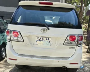 Toyota Fortuner 2013 White