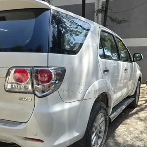 Toyota Fortuner 2013 White