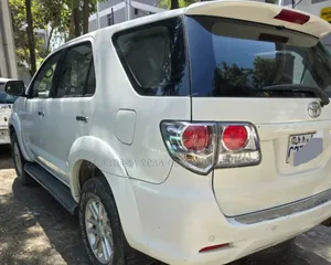 Toyota Fortuner 2013 White