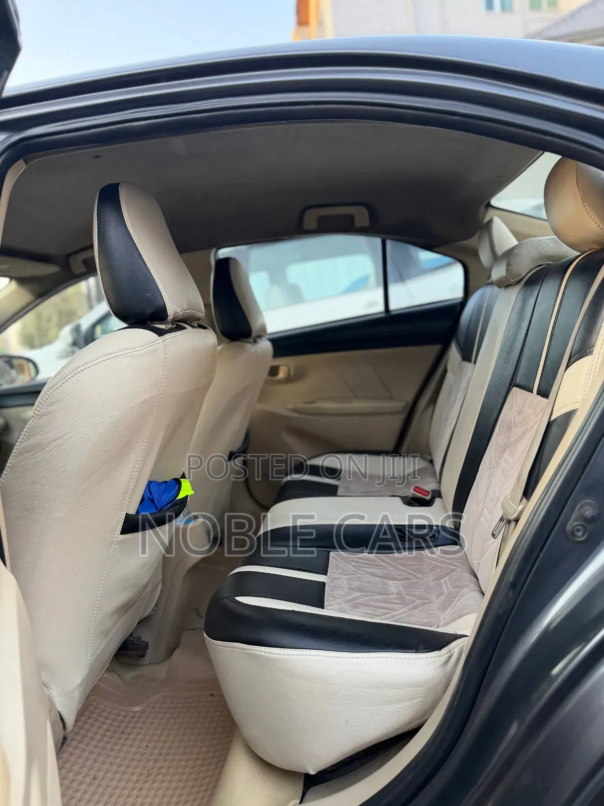 Toyota Yaris 2015 Brown