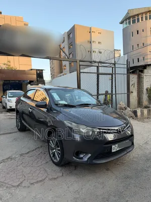 Toyota Yaris 2015 Brown