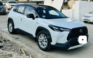 Toyota Corolla Cross Hybrid 2024 White