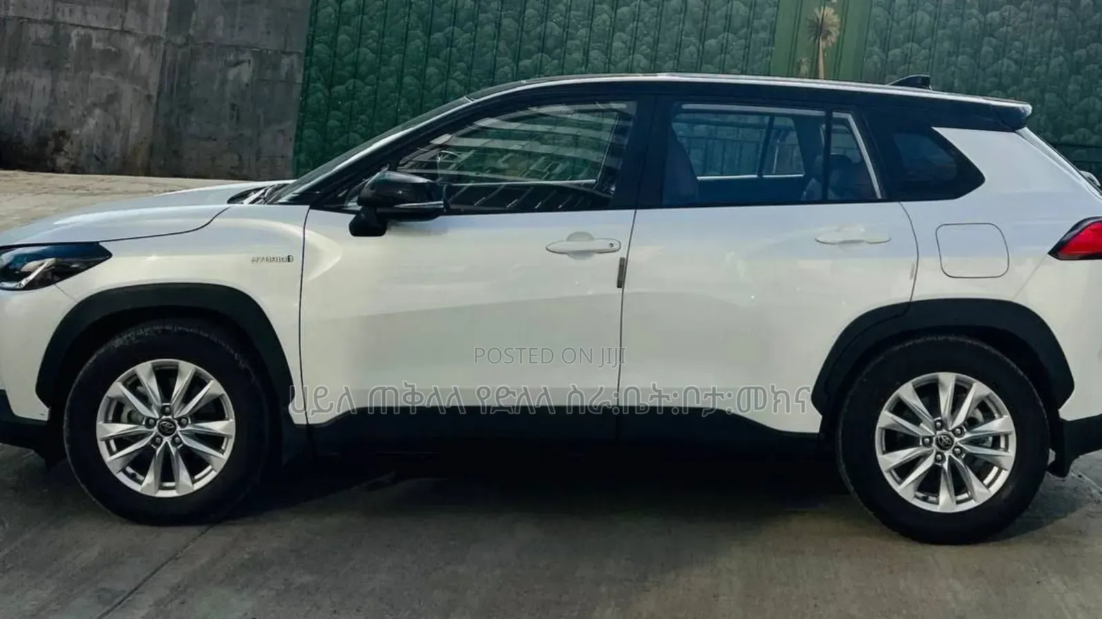 Toyota Corolla Cross Hybrid 2024 White