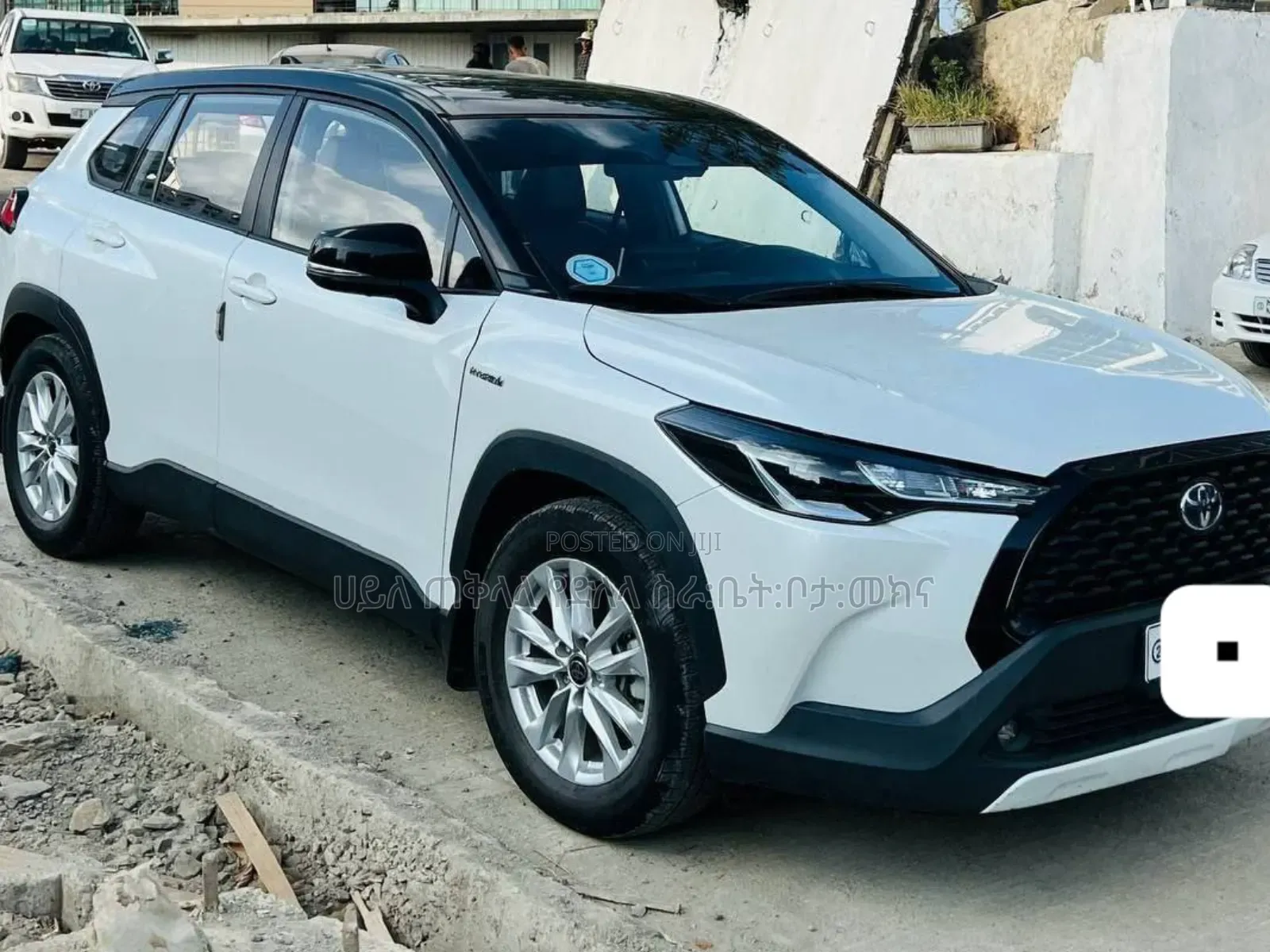 Toyota Corolla Cross Hybrid 2024 White