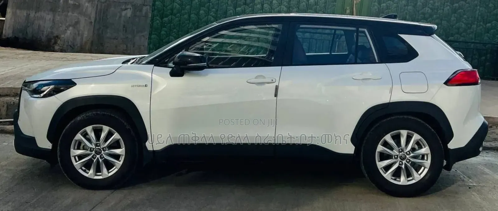 Toyota Corolla Cross Hybrid 2024 White