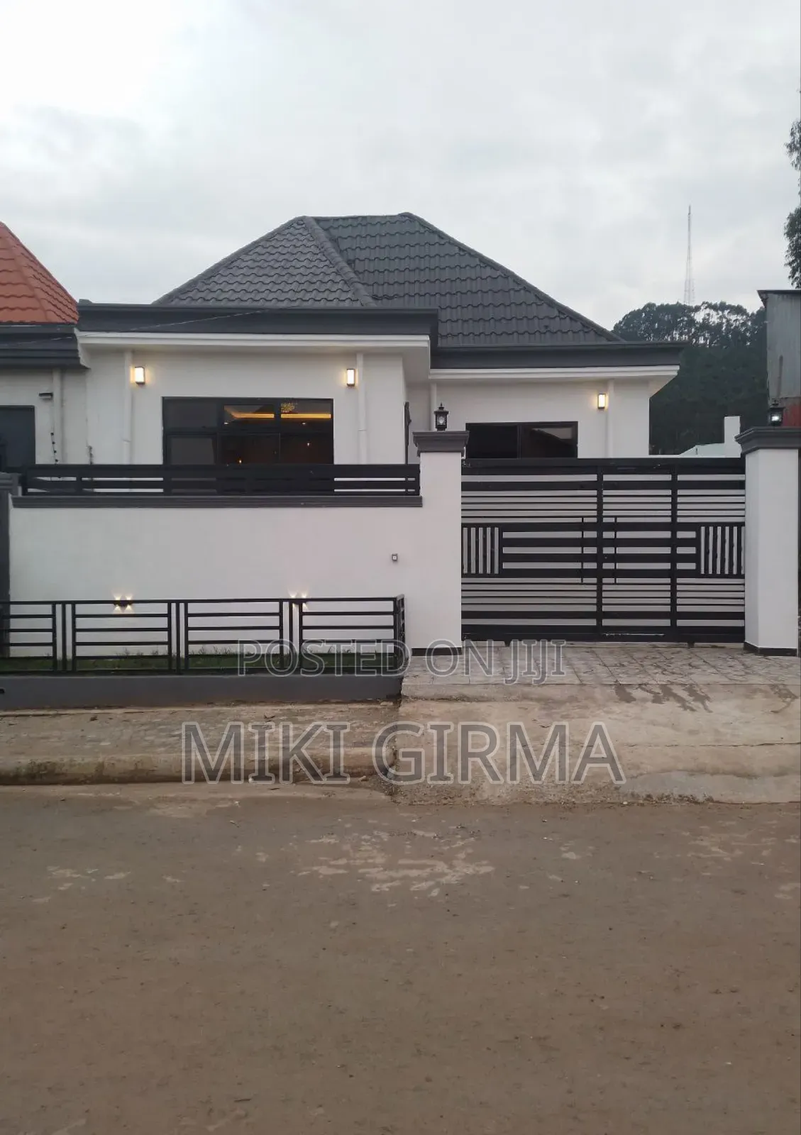 4bdrm Villa in አያት, Bole for sale