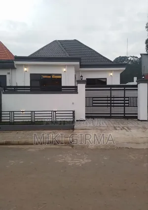 4bdrm Villa in አያት, Bole for sale