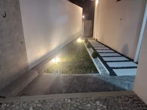 4bdrm Villa in አያት, Bole for sale
