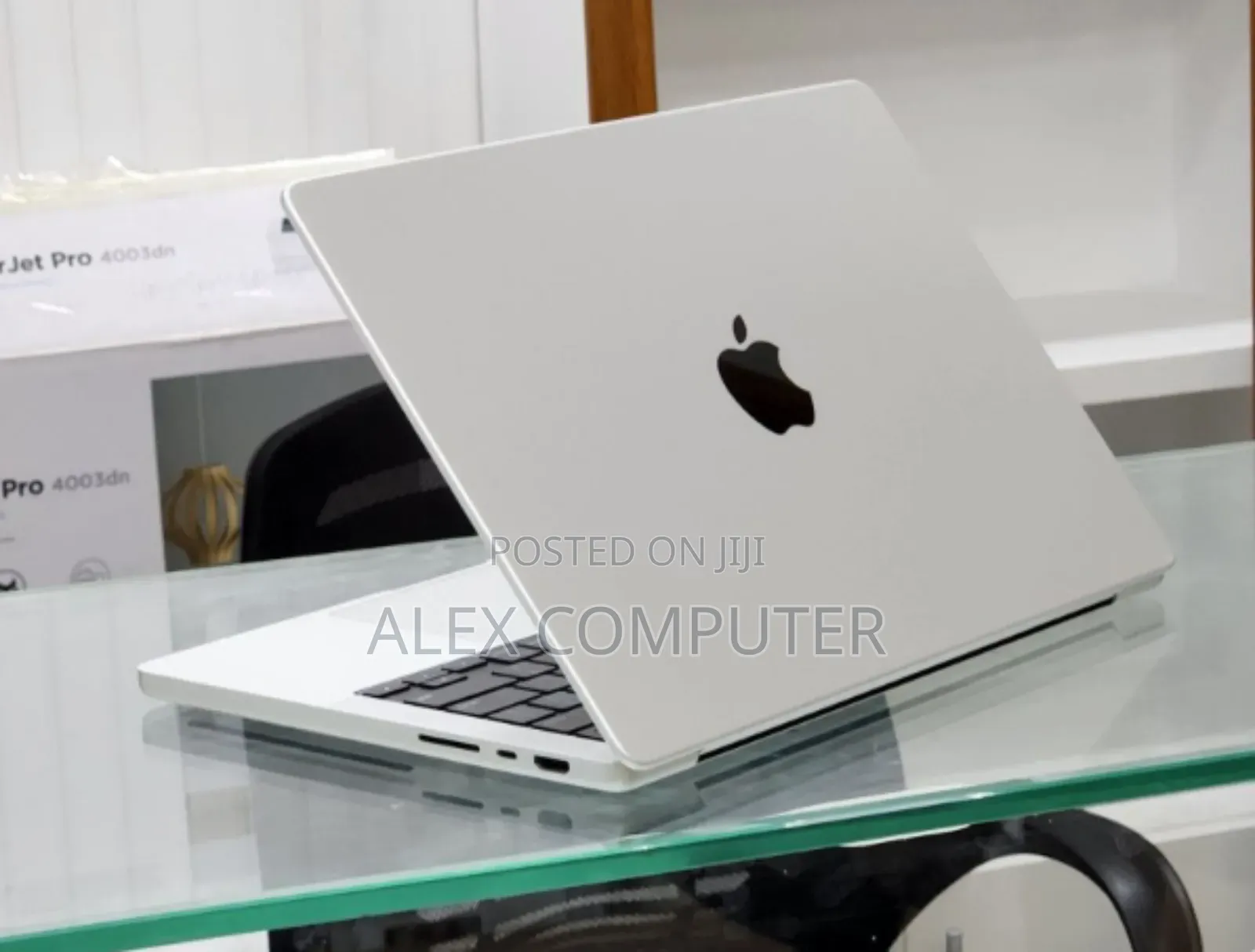 New Laptop Apple MacBook Pro M1 16GB Apple M1 Pro SSD 512GB