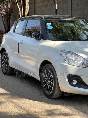 Suzuki Swift 2021 White