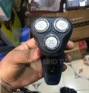 Philips Aquatouch 1000 Wet and Dry Electric Shaver (Model S1121/41)