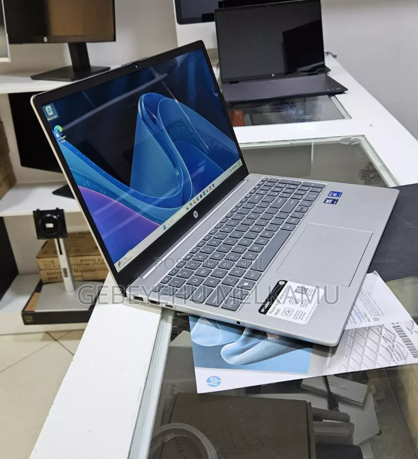 New Laptop HP 16GB Intel Core Ultra 7 SSD 512GB