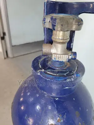 Oxygen Cylinder(10litter)Cylinders Like This Are Use in Various Field