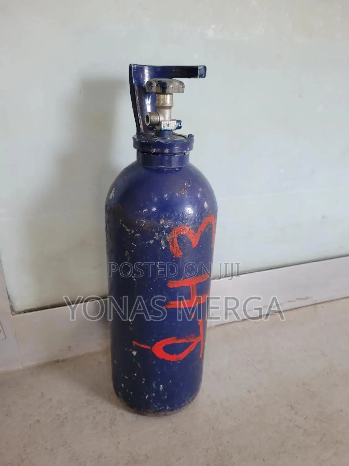 Oxygen Cylinder(10litter)Cylinders Like This Are Use in Various Field