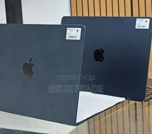 New Laptop Apple MacBook Pro 2024 M4 14-Inch 16GB Apple M4 SSD 256GB