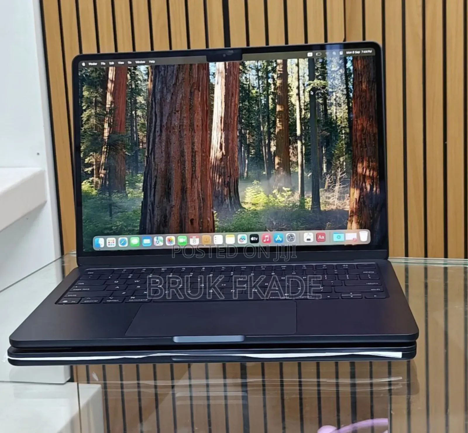 New Laptop Apple MacBook Pro 2024 M4 14-Inch 16GB Apple M4 SSD 256GB