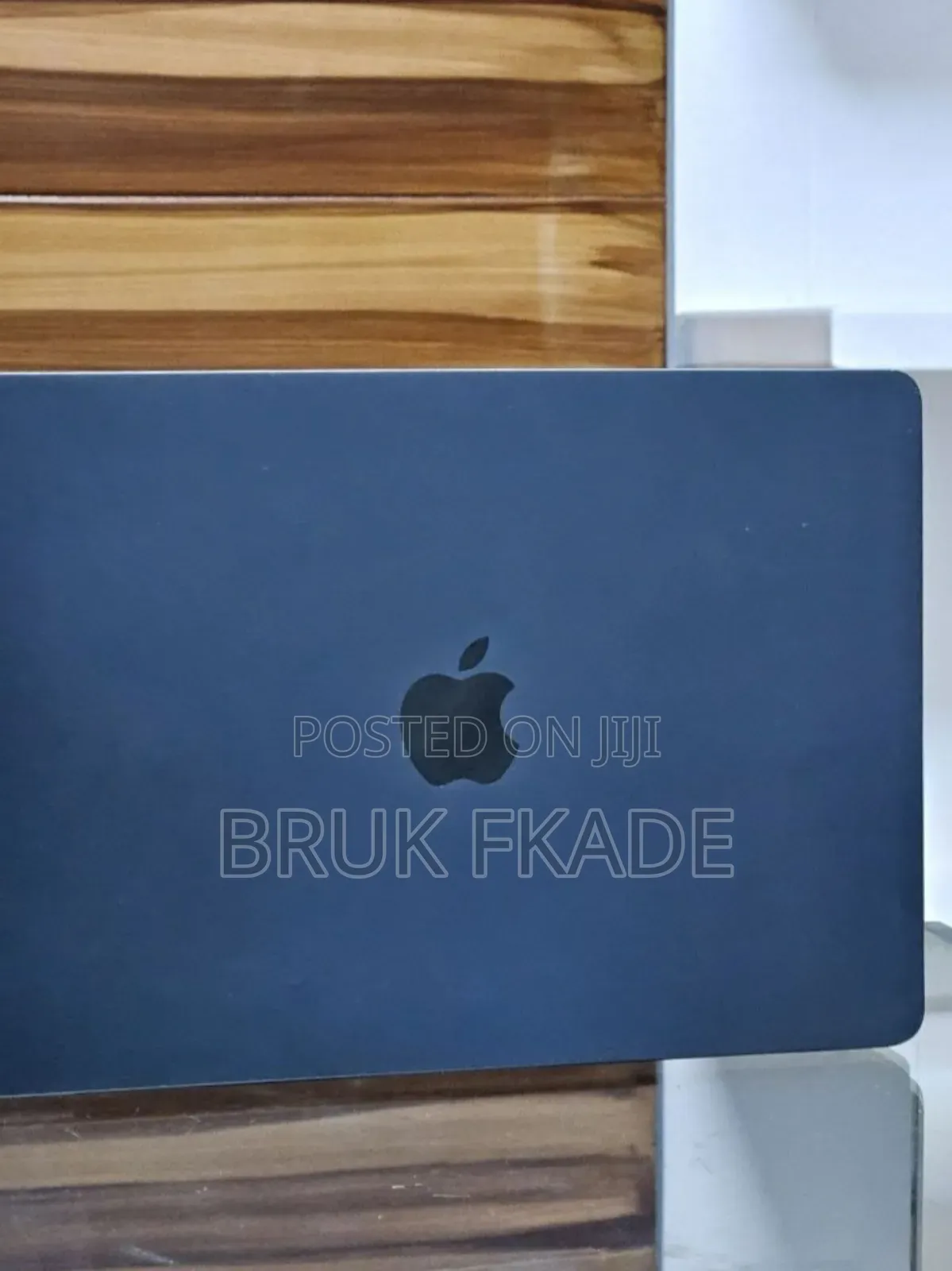 New Laptop Apple MacBook Pro 2024 M4 14-Inch 16GB Apple M4 SSD 256GB
