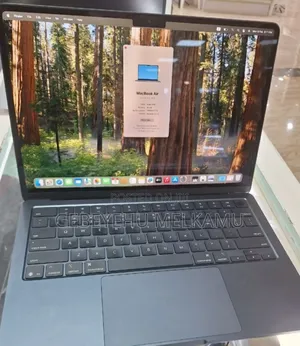 New Laptop Apple MacBook Air 2025 M4 13-Inch 16GB Apple M4 SSD 256GB