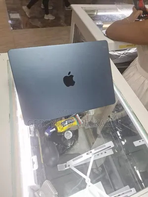 New Laptop Apple MacBook Air 2025 M4 13-Inch 16GB Apple M4 SSD 256GB