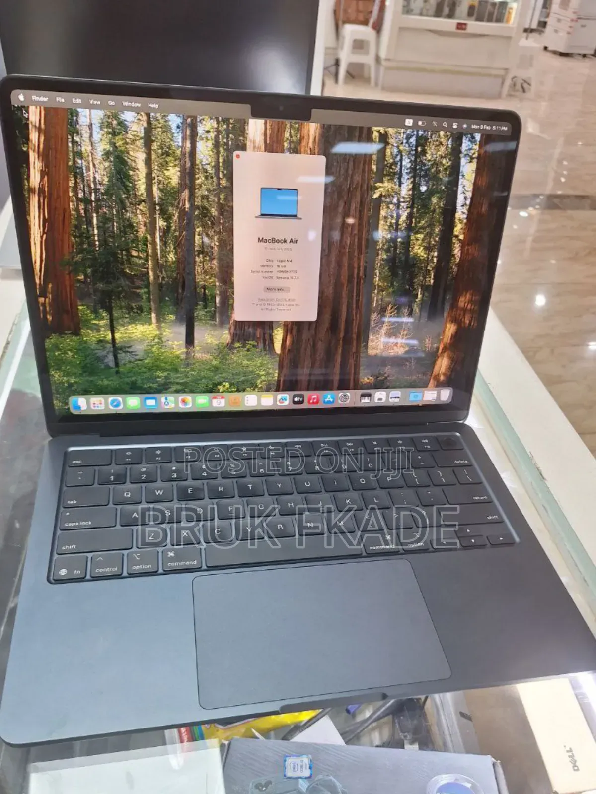 New Laptop Apple MacBook Air 2025 M4 13-Inch 16GB Apple M4 SSD 256GB