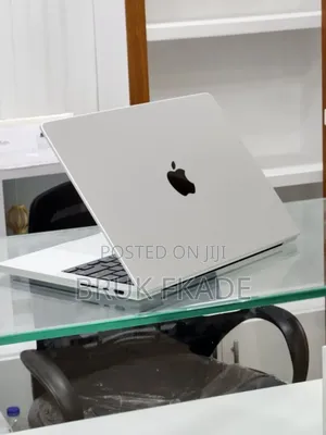 New Laptop Apple MacBook Pro M1 16GB Apple M1 Pro SSD 512GB