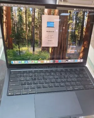 New Laptop Apple MacBook Air 2025 M4 13-Inch 16GB Apple M4 SSD 256GB