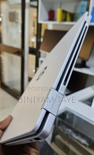 New Laptop HP OmniBook 5 14" 16GB Intel Core I7 SSD 1T