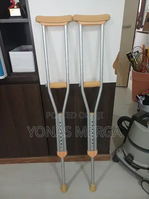 Aluminum Crutches忤亘rehabilitation.Breg Crutches Are Available