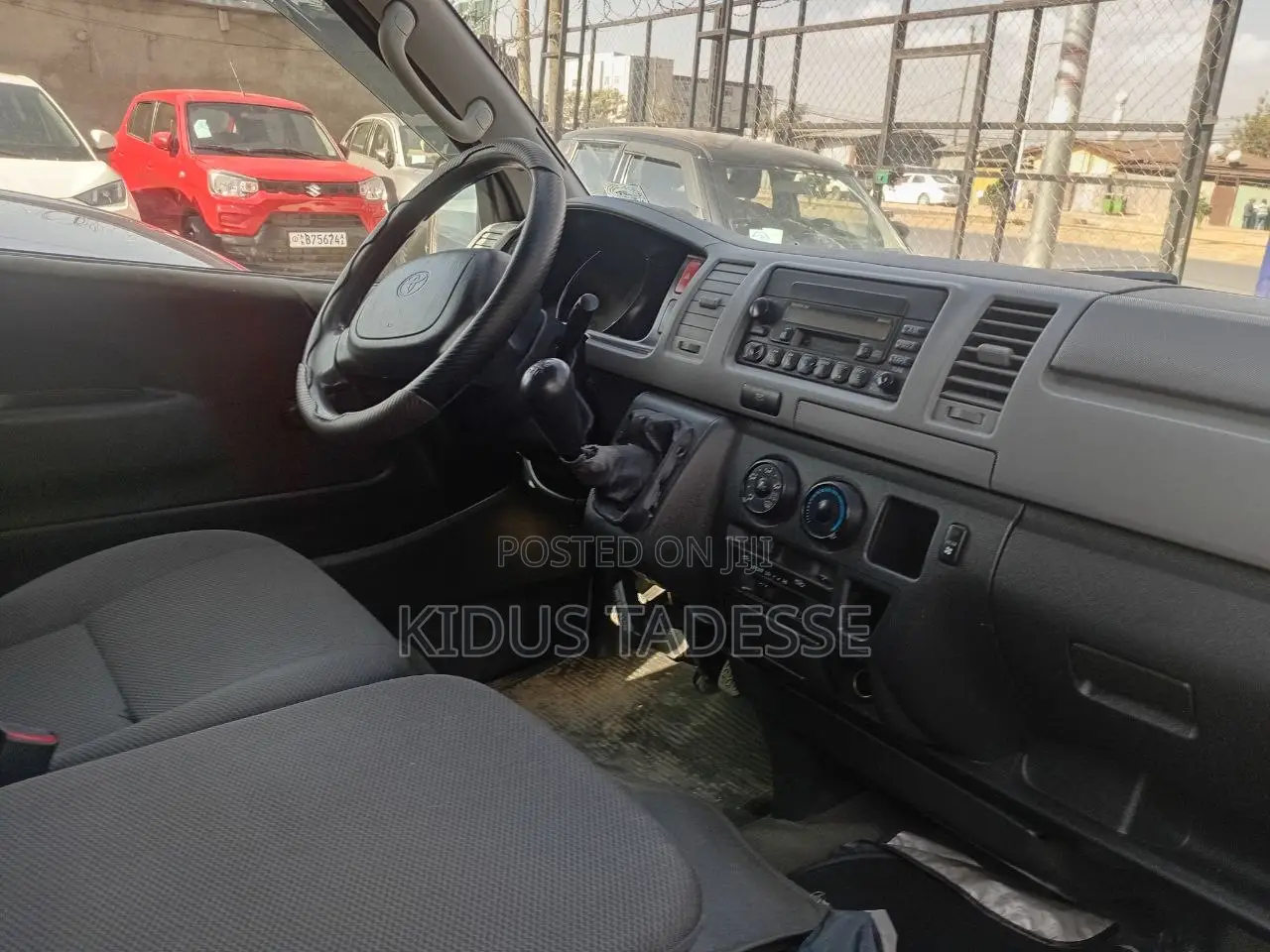 Toyota HiAce 2011 White