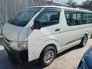 Toyota HiAce 2011 White