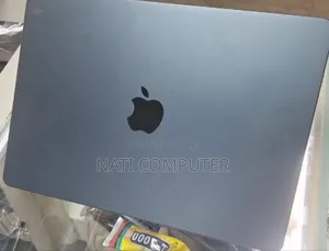 New Laptop Apple MacBook Air 2025 M4 13-Inch 16GB Apple M4 SSD 256GB