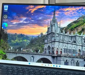 New Laptop Dell Precision 5550 16GB Intel Core I7 SSD 512GB